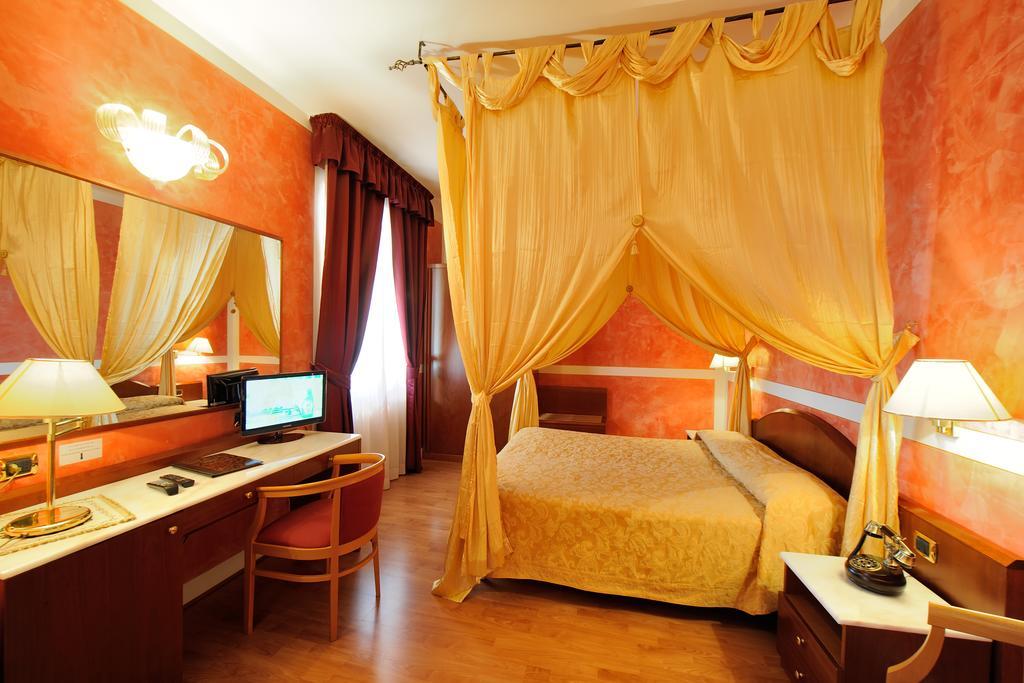 Hotel Benessere Villa Fiorita Colfiorito Eksteriør bilde