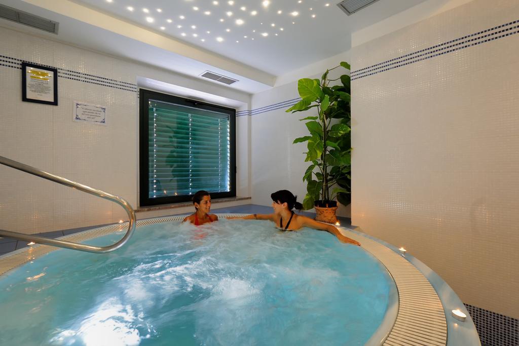 Hotel Benessere Villa Fiorita Colfiorito Eksteriør bilde