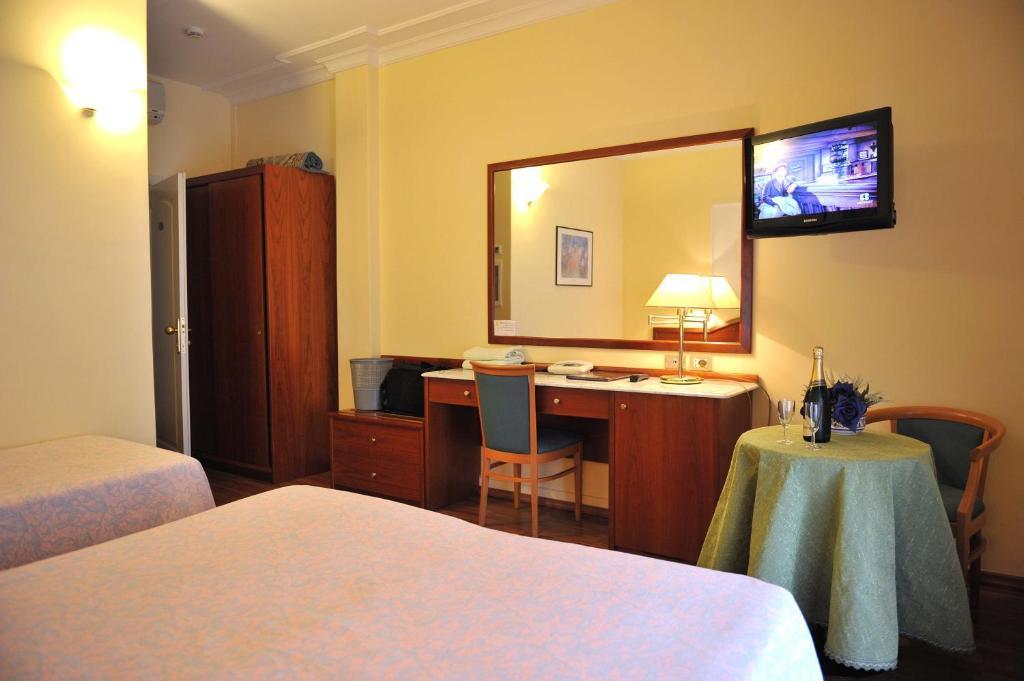 Hotel Benessere Villa Fiorita Colfiorito Eksteriør bilde